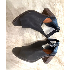 Lucky Brand Black Leather Peep Toe Block Heel Sandals 8.5
